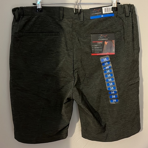 Greg Norman Golf Performance Stretch Shorts - Picture 2 of 4